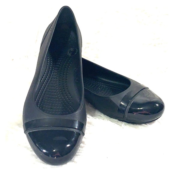 crocs black dress shoes